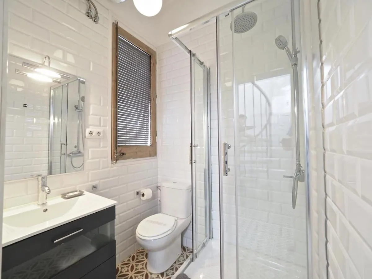 Sunny Rooftop Apartment برشلونة 0*,  إسبانيا