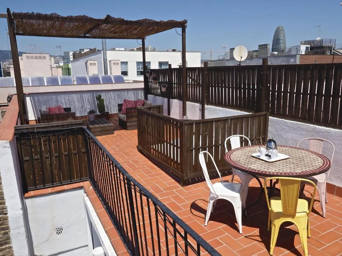 Sunny Rooftop Apartment برشلونة 0*,  إسبانيا
